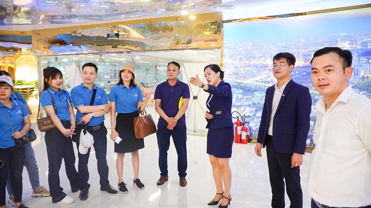 Hành trình Bất động sản Bắc Bộ " Đánh thức khát vọng" - tham quan trải nghiệm thành phố Hồ Chí Minh